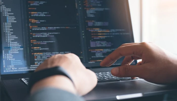 Posizione aperta programmatore CLT Group