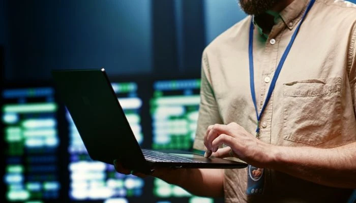 Posizione aperta tecnico informatico CLT Group